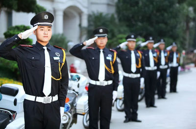社區(qū)英雄守護家園——碧桂園保安獲民警與業(yè)主齊點贊